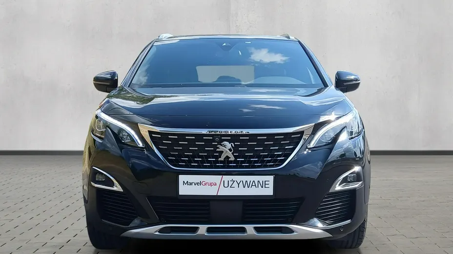 PEUGEOT 5008 -
