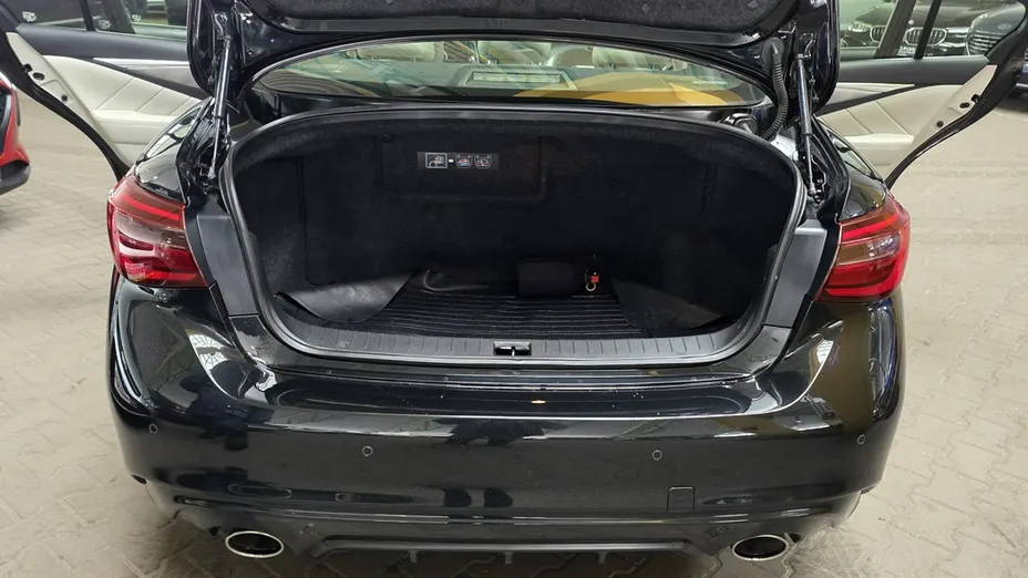 INFINITI Q50 -