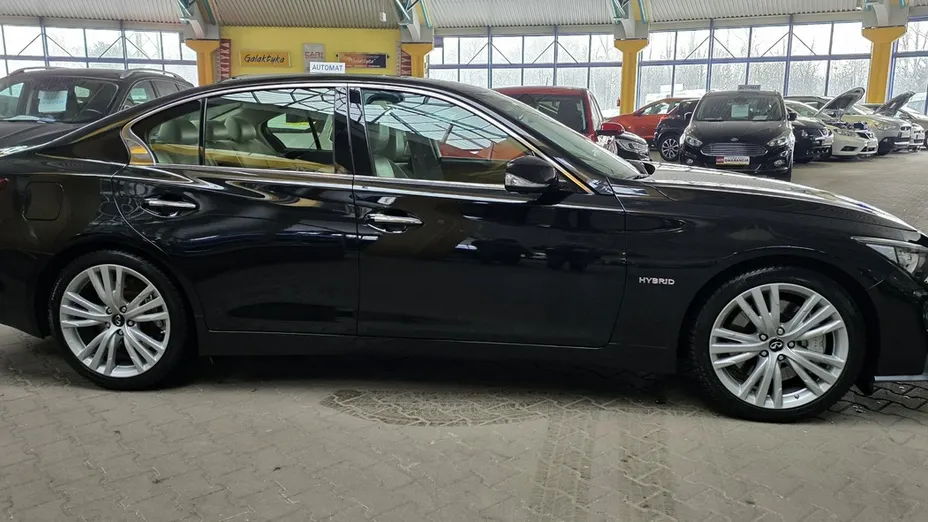 INFINITI Q50 -