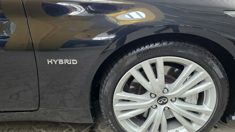 INFINITI Q50 -