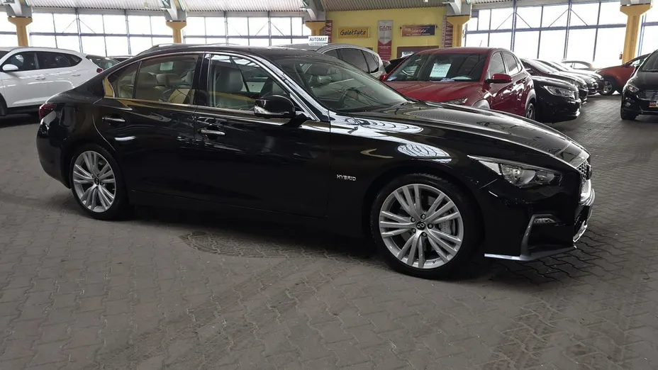 INFINITI Q50 -