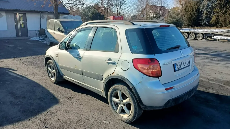 SUZUKI SX4 -
