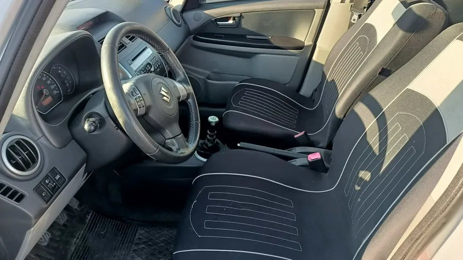SUZUKI SX4 -