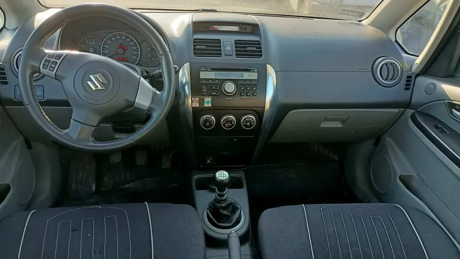 SUZUKI SX4 -