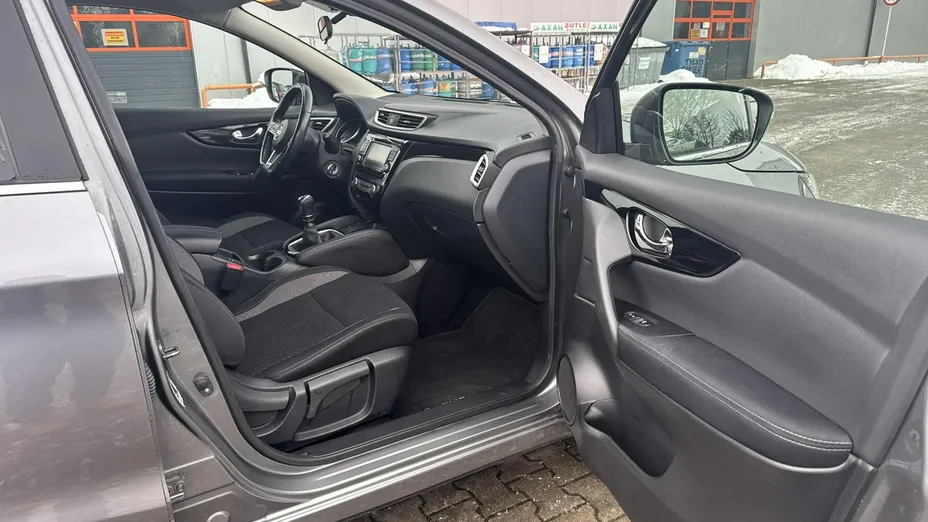 NISSAN Qashqai -