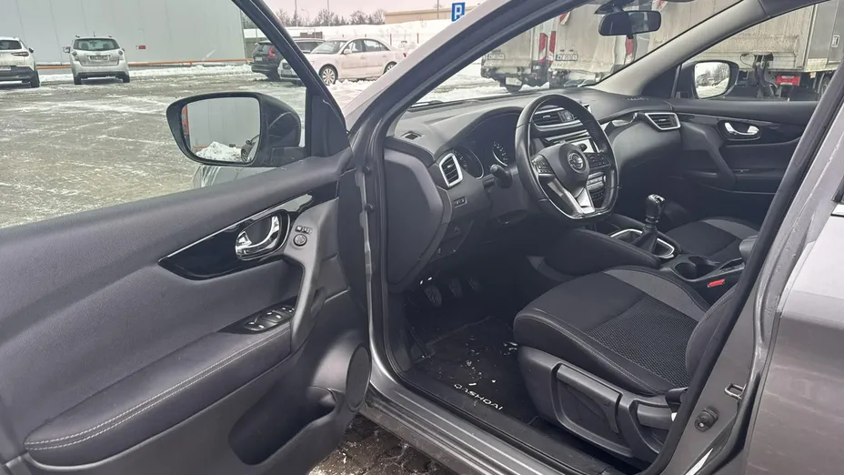NISSAN Qashqai -