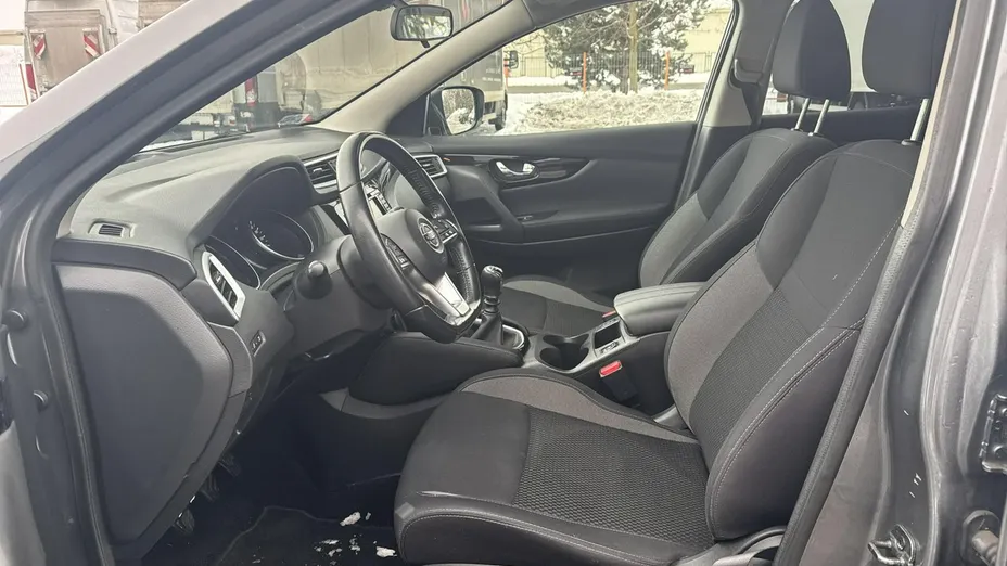 NISSAN Qashqai -