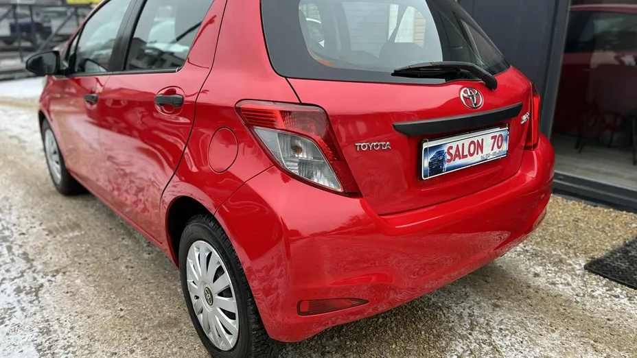 TOYOTA Yaris -