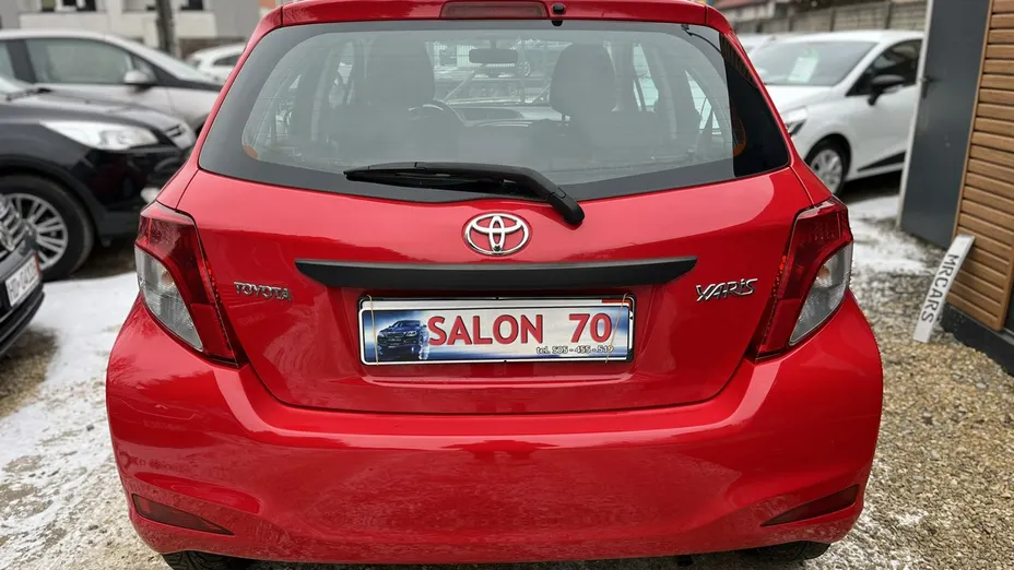 TOYOTA Yaris -
