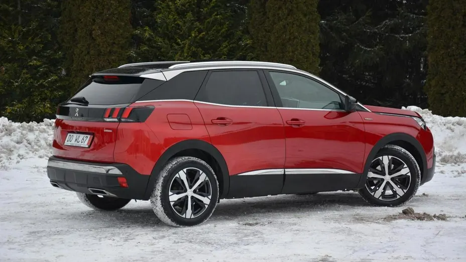 PEUGEOT 3008 -
