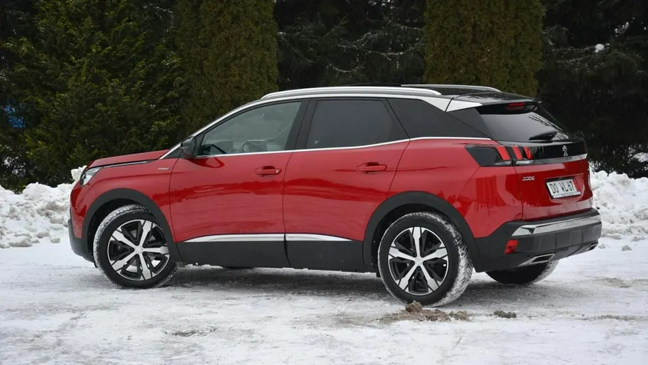 PEUGEOT 3008 -