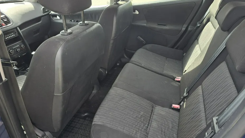 PEUGEOT 207 -