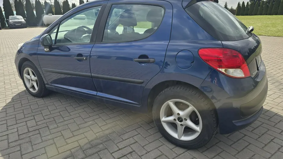 PEUGEOT 207 -
