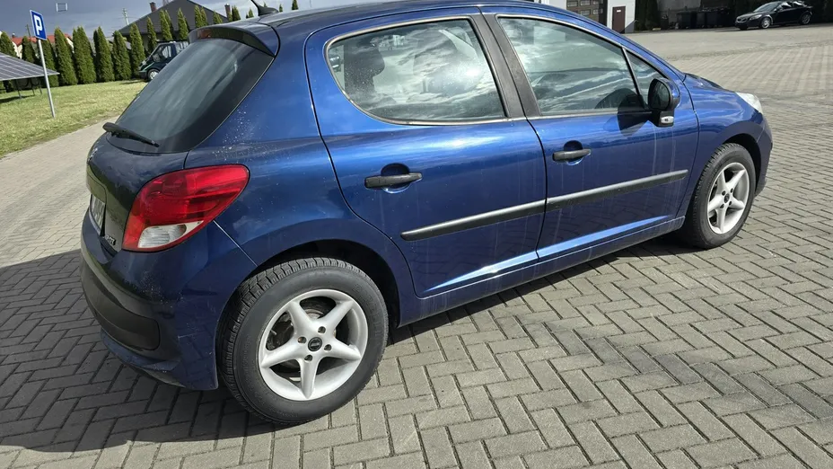 PEUGEOT 207 -