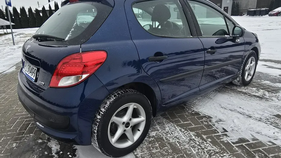 PEUGEOT 207 -