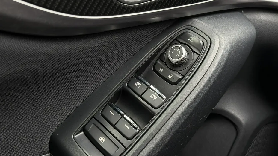 SUBARU Impreza -
