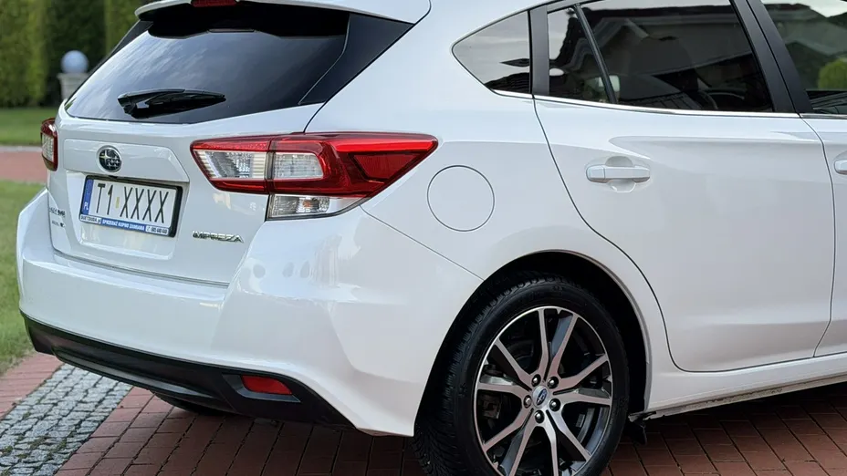 SUBARU Impreza -