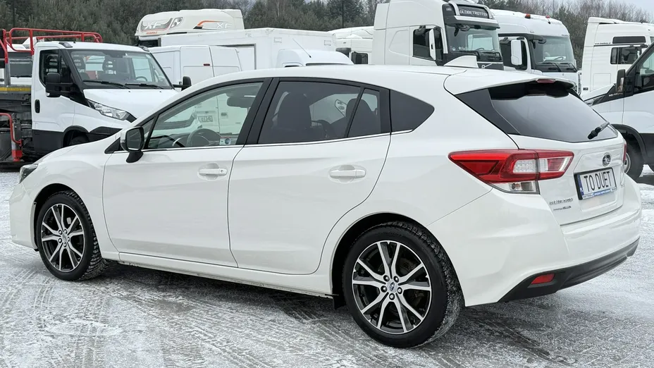 SUBARU Impreza -