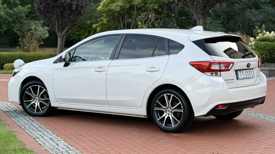 SUBARU Impreza -