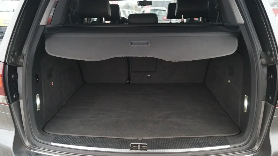 VOLKSWAGEN Touareg -