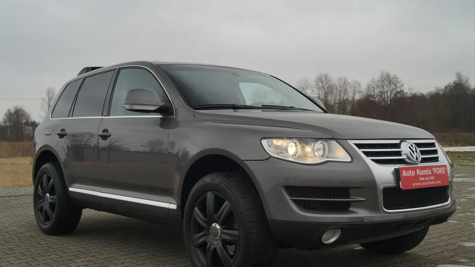 VOLKSWAGEN Touareg -