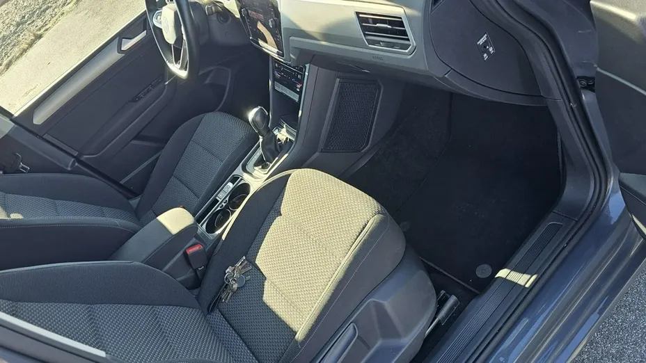 VOLKSWAGEN Touran -
