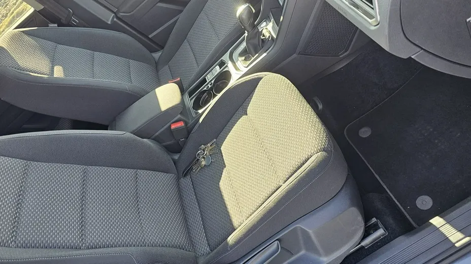 VOLKSWAGEN Touran -