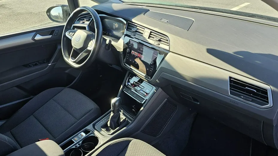 VOLKSWAGEN Touran -
