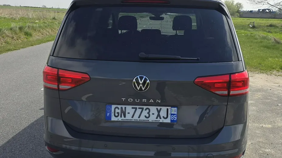 VOLKSWAGEN Touran -