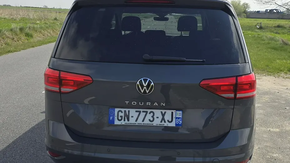 VOLKSWAGEN Touran -