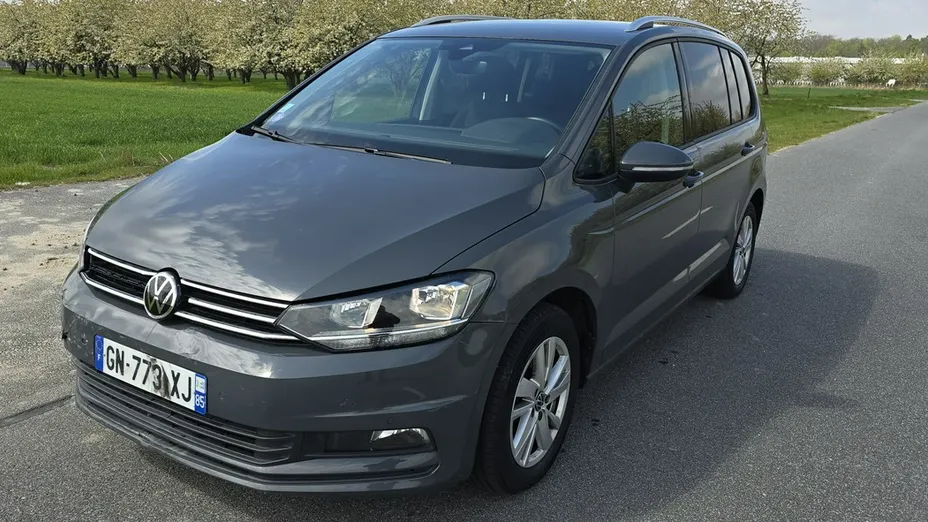 VOLKSWAGEN Touran -