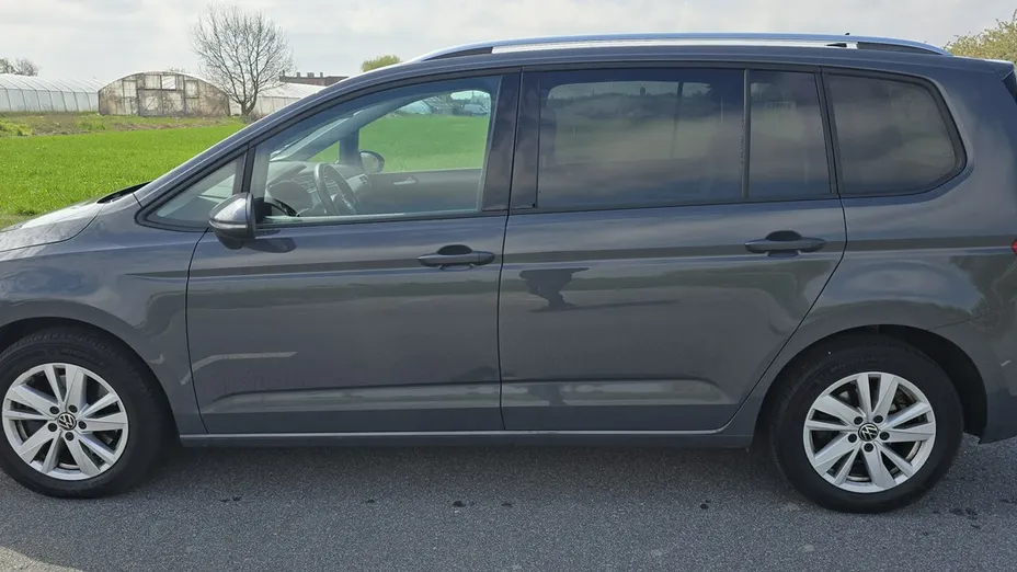 VOLKSWAGEN Touran -