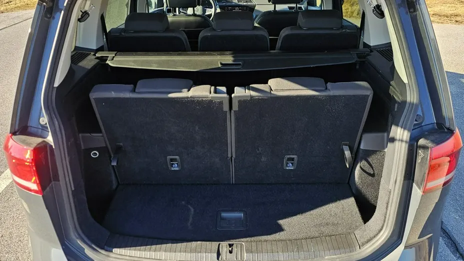 VOLKSWAGEN Touran -