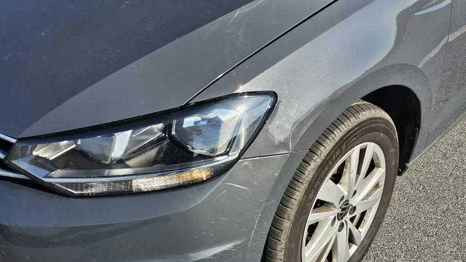 VOLKSWAGEN Touran -