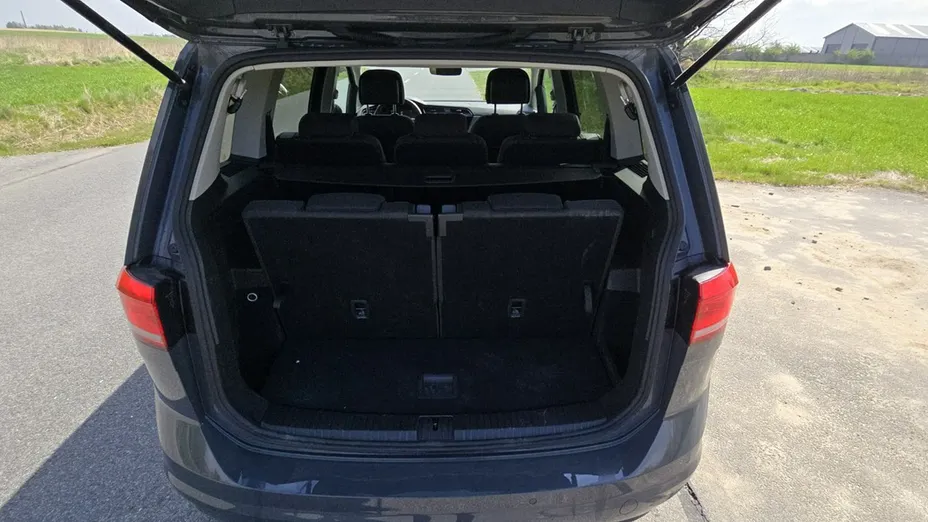 VOLKSWAGEN Touran -