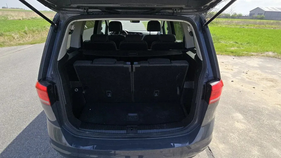 VOLKSWAGEN Touran -