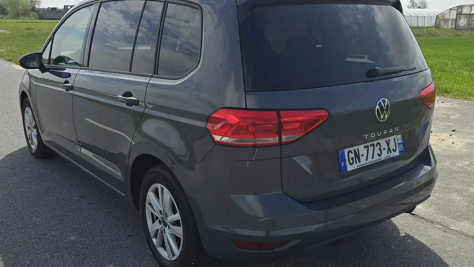 VOLKSWAGEN Touran -