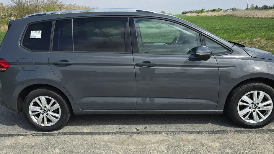 VOLKSWAGEN Touran -