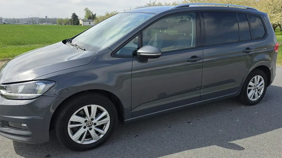 VOLKSWAGEN Touran -
