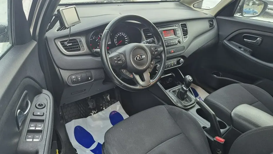 KIA Carens -