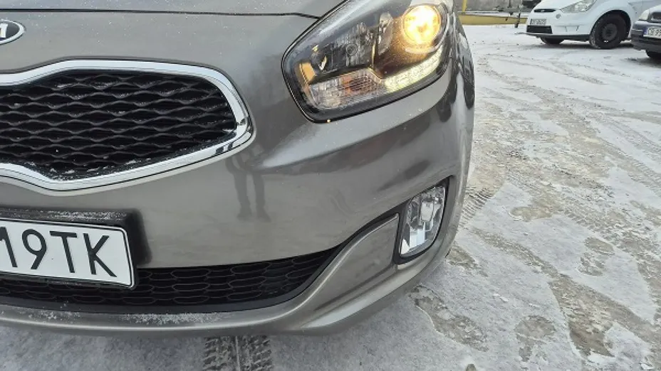 KIA Carens -
