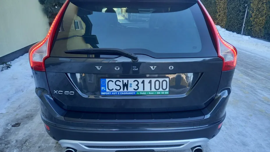 VOLVO XC60 -