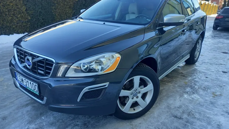 VOLVO XC60 -