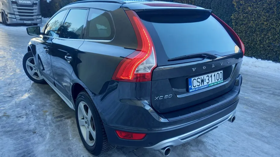 VOLVO XC60 -