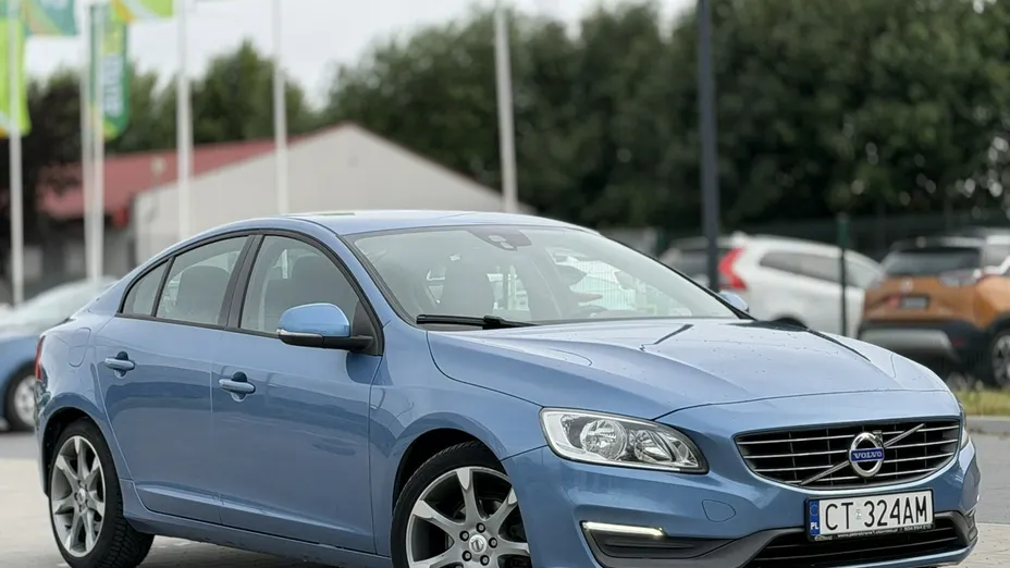 VOLVO S60 -