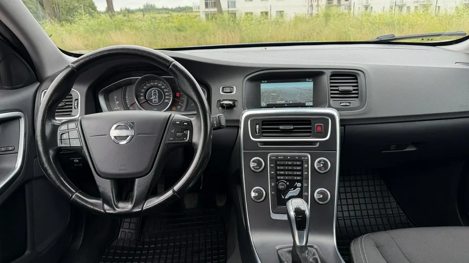 VOLVO S60 -