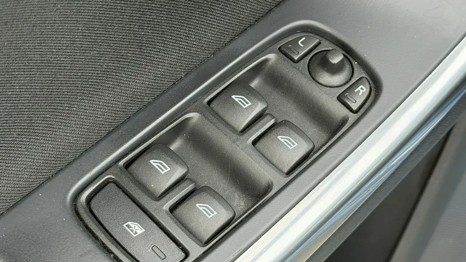 VOLVO S60 -