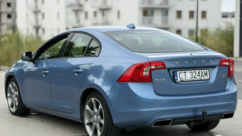 VOLVO S60 -