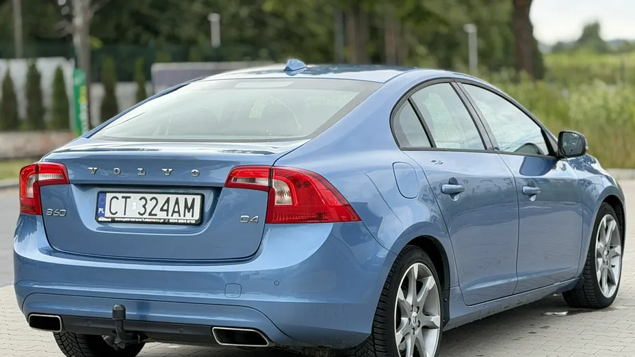 VOLVO S60 -