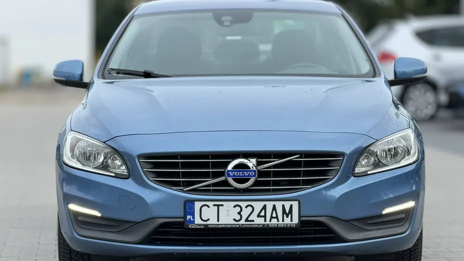 VOLVO S60 -